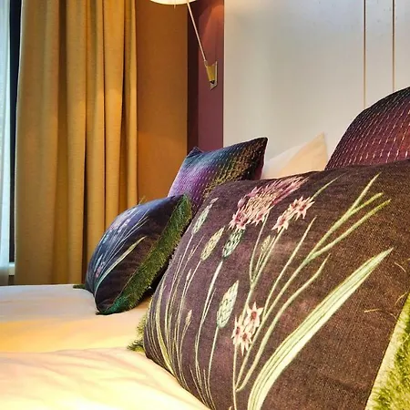 Hotel Bliss